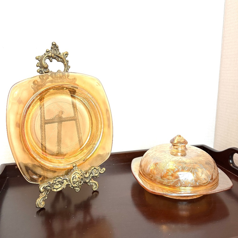1950s Jeannette Glass Company Floragold butter dish & cover